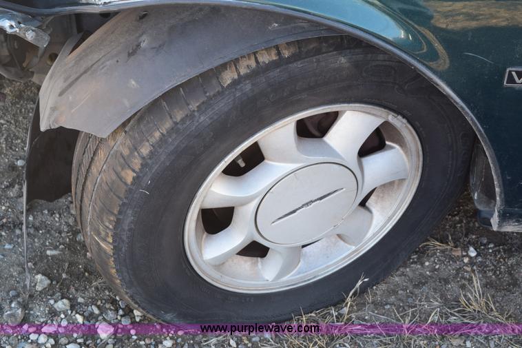 image for item E6174 1995 Ford Thunderbird LX