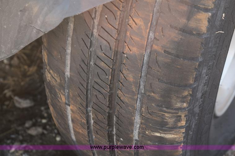 image for item E6174 1995 Ford Thunderbird LX