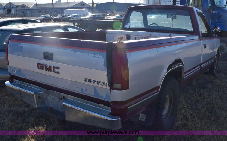 image for item E6175 1988 GMC Sierra 1500 pickup truck