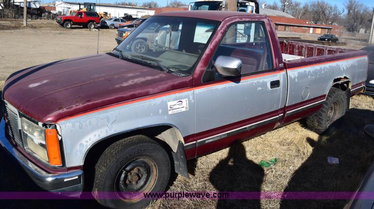 image for item E6175 1988 GMC Sierra 1500 pickup truck