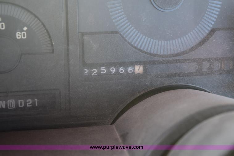 image for item E6175 1988 GMC Sierra 1500 pickup truck