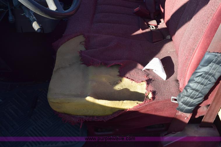 image for item E6175 1988 GMC Sierra 1500 pickup truck