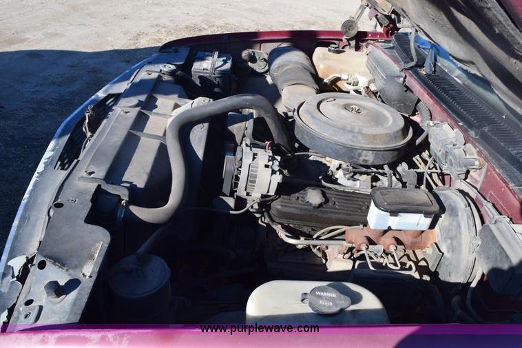 image for item E6175 1988 GMC Sierra 1500 pickup truck