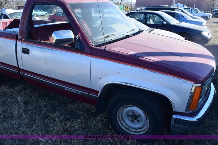 image for item E6175 1988 GMC Sierra 1500 pickup truck