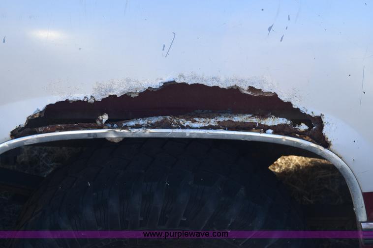 image for item E6175 1988 GMC Sierra 1500 pickup truck