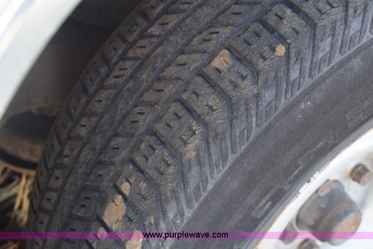 image for item E6175 1988 GMC Sierra 1500 pickup truck