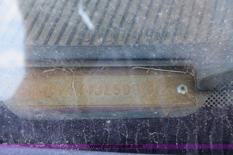 image for item E6175 1988 GMC Sierra 1500 pickup truck