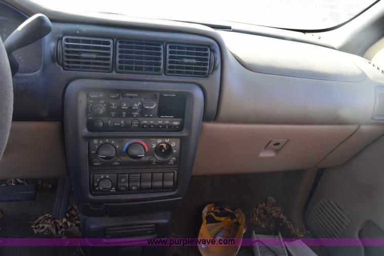 image for item E6176 1998 Oldsmobile Silhouette Extended van