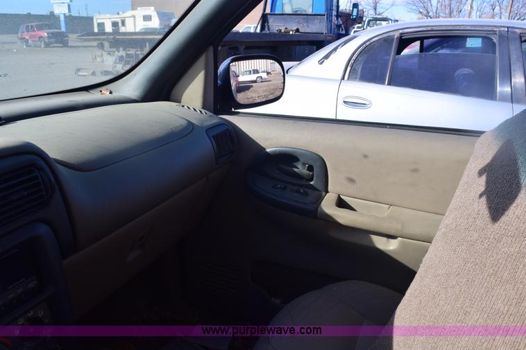 image for item E6176 1998 Oldsmobile Silhouette Extended van