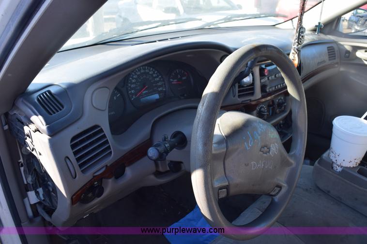 image for item E6177 2004 Chevrolet Impala