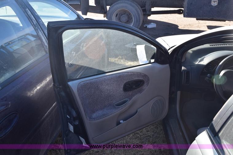 image for item E6179 1997 Saturn SW2