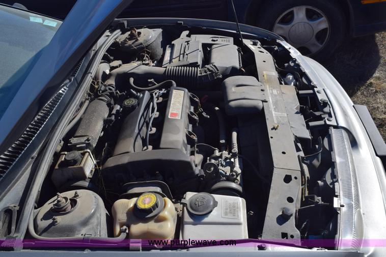 image for item E6179 1997 Saturn SW2