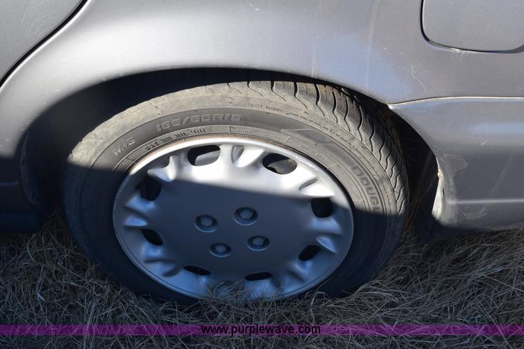 image for item E6179 1997 Saturn SW2