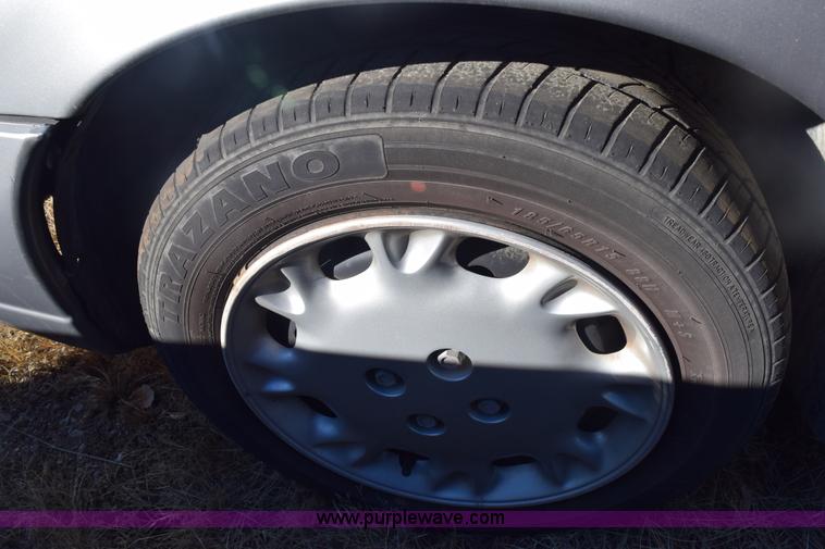 image for item E6179 1997 Saturn SW2