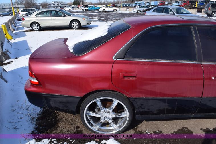 image for item E6181 2001 Lexus ES300