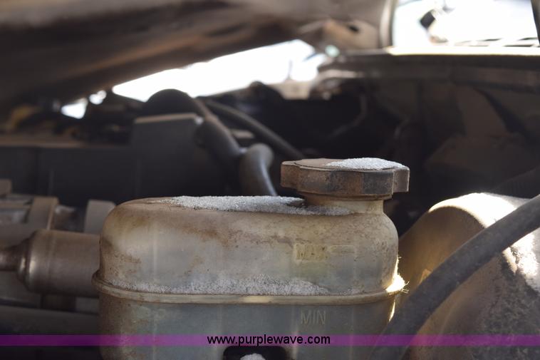 image for item E6182 2000 Chevrolet S10 pickup truck