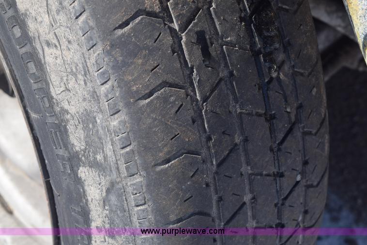 image for item E6182 2000 Chevrolet S10 pickup truck