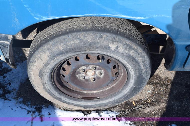 image for item E6183 1997 Dodge Grand Caravan van