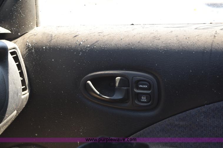 image for item E6223 1997 Saturn SC SC2