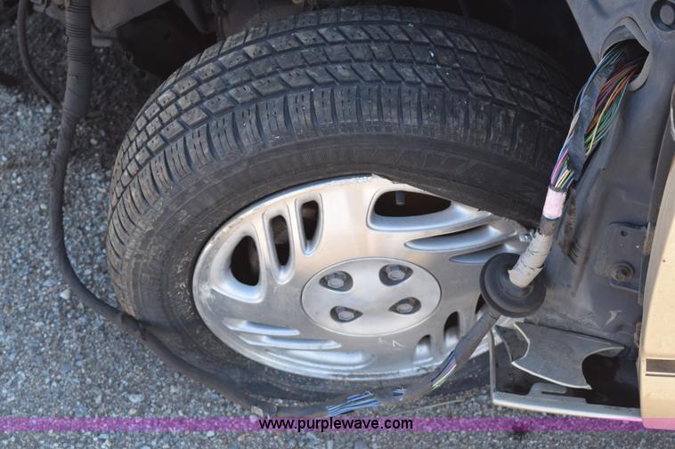 image for item E6223 1997 Saturn SC SC2