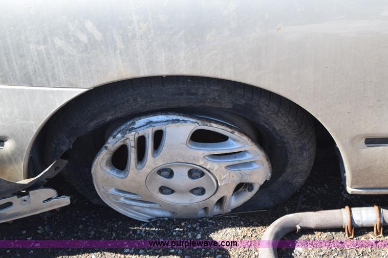 image for item E6223 1997 Saturn SC SC2