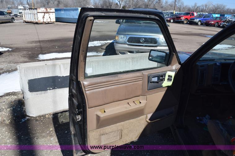 image for item E6232 1992 Oldsmobile Bravada SUV