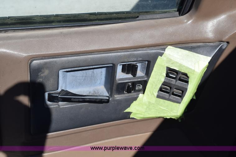 image for item E6232 1992 Oldsmobile Bravada SUV