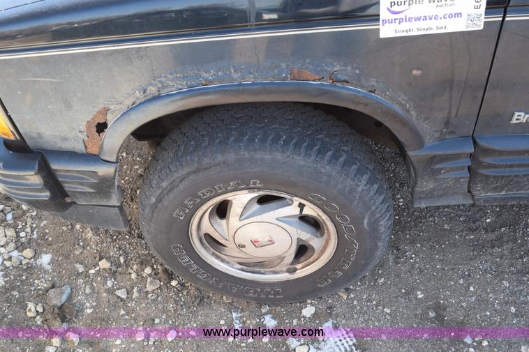 image for item E6232 1992 Oldsmobile Bravada SUV