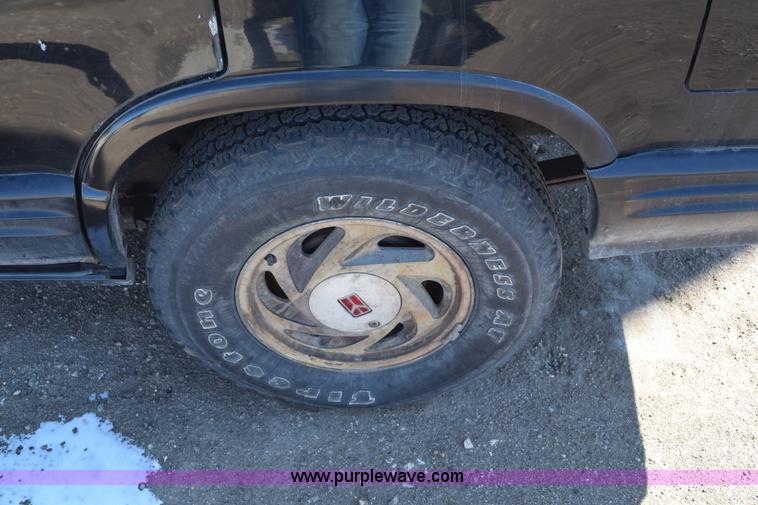 image for item E6232 1992 Oldsmobile Bravada SUV