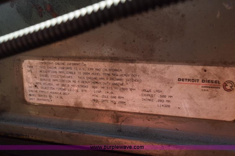 image for item E6233 2005 Freightliner Columbia 120 semi truck