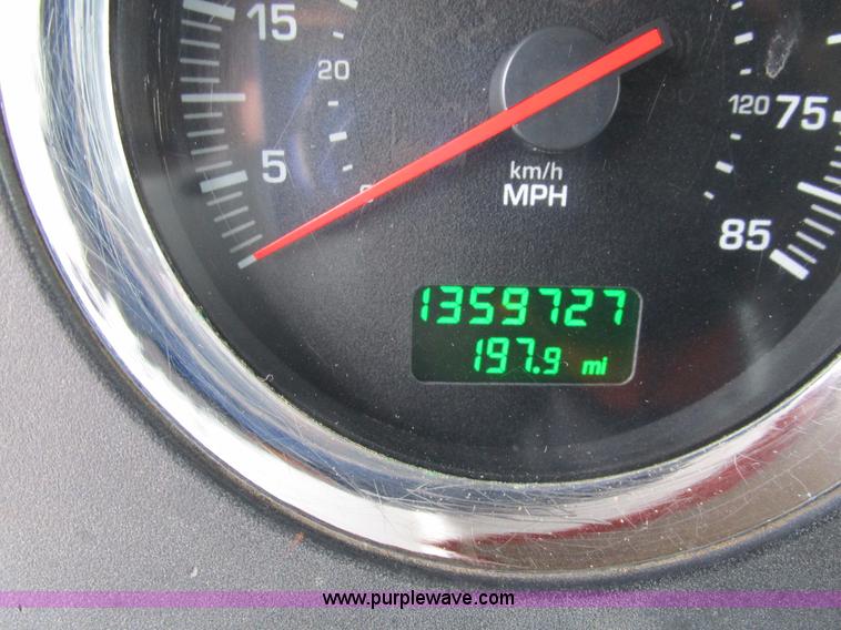 image for item D2302 2007 Kenworth T600 semi truck