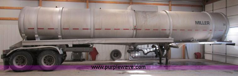 image for item D2308 1982 Trailmaster tanker trailer