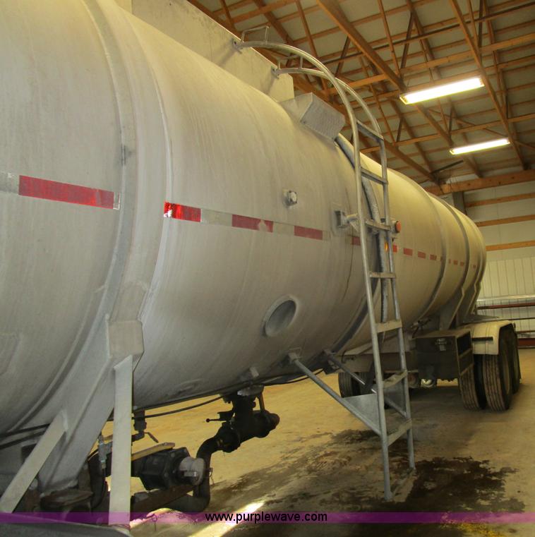 image for item D2308 1982 Trailmaster tanker trailer