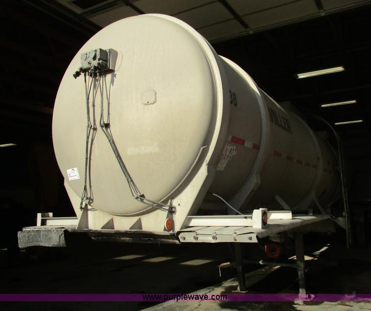 image for item D2308 1982 Trailmaster tanker trailer