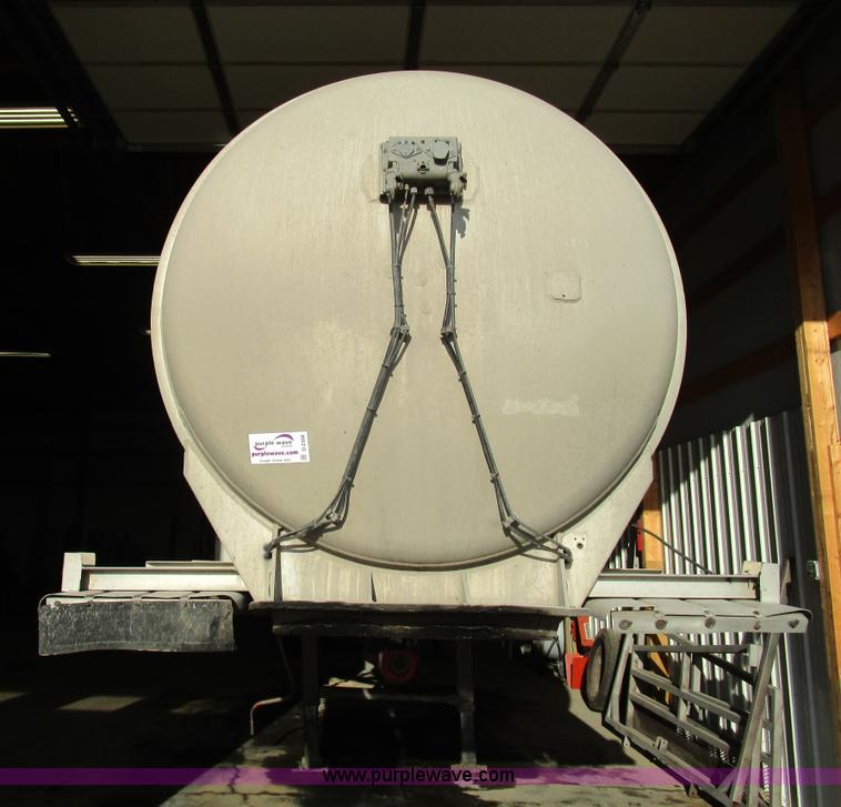 image for item D2308 1982 Trailmaster tanker trailer