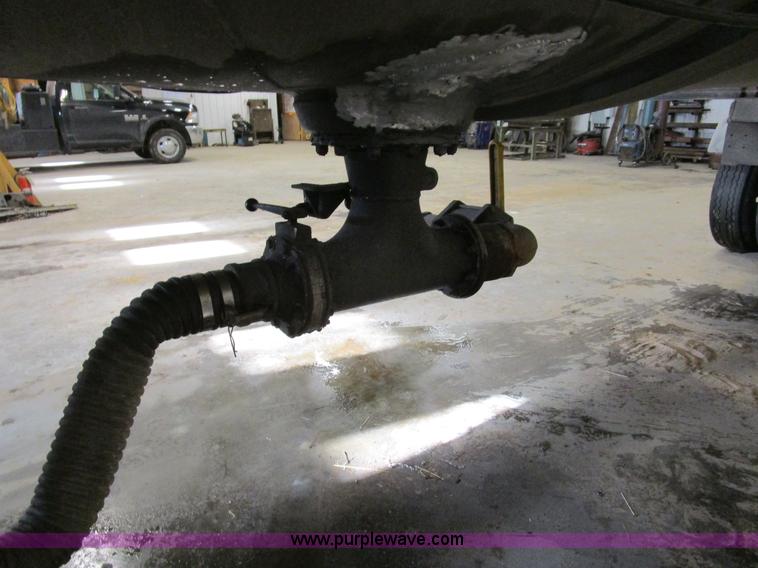 image for item D2308 1982 Trailmaster tanker trailer