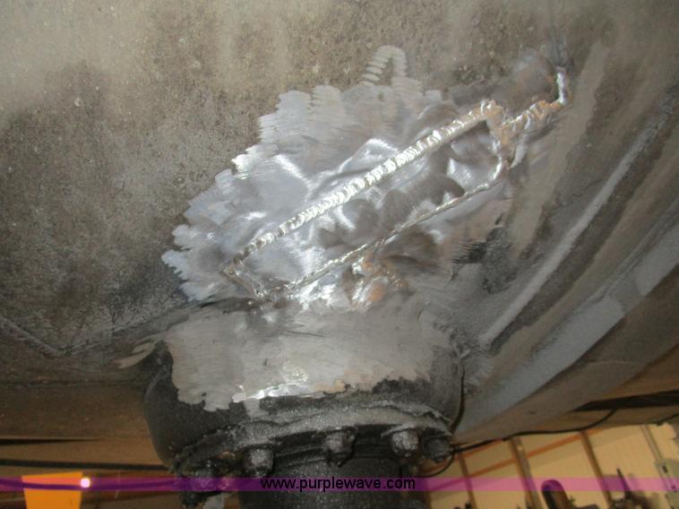 image for item D2308 1982 Trailmaster tanker trailer