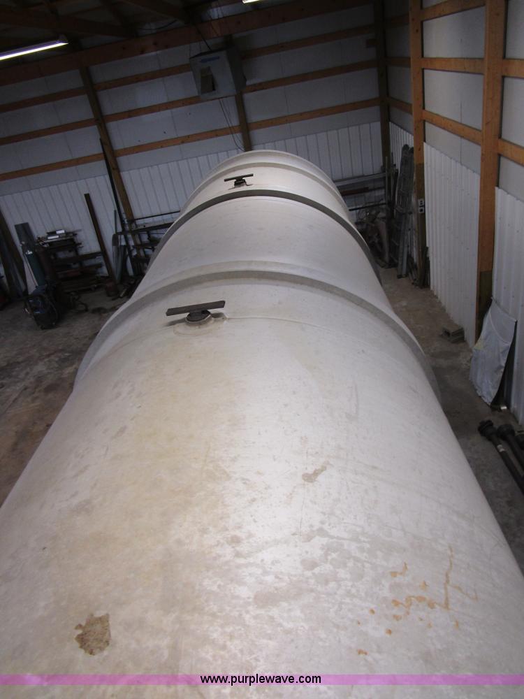 image for item D2308 1982 Trailmaster tanker trailer