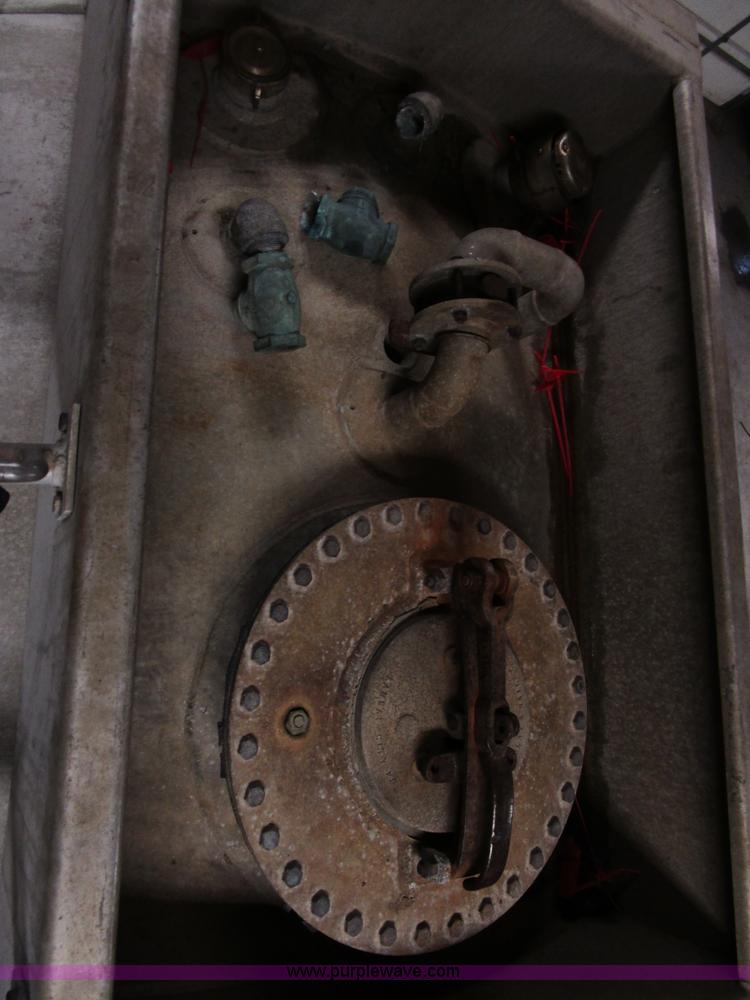 image for item D2308 1982 Trailmaster tanker trailer