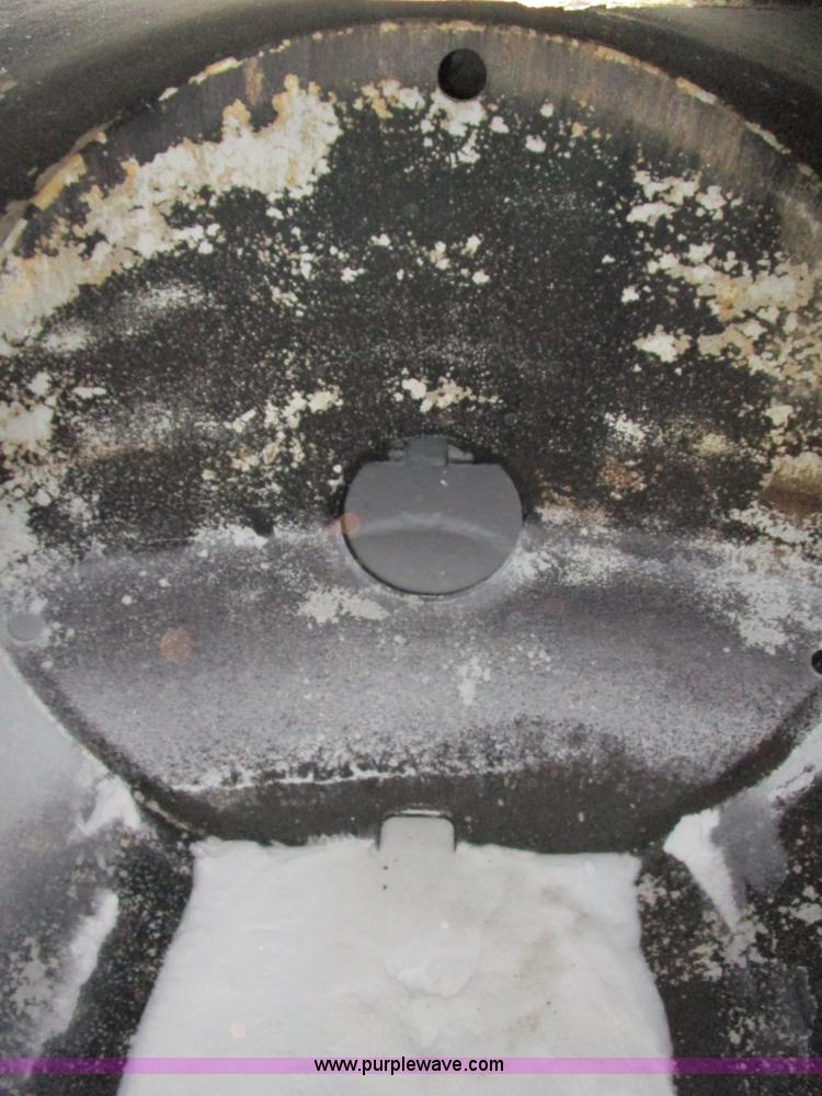 image for item D2308 1982 Trailmaster tanker trailer