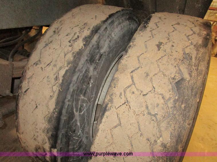 image for item D2308 1982 Trailmaster tanker trailer