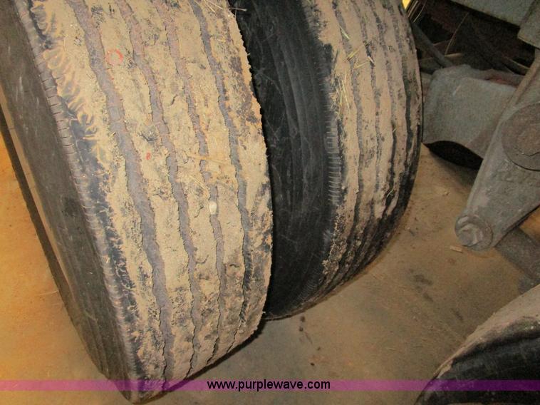 image for item D2308 1982 Trailmaster tanker trailer