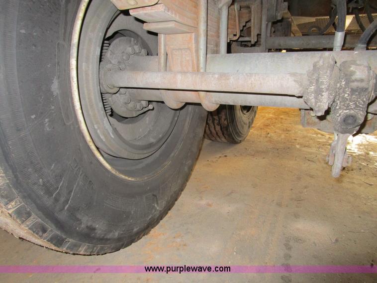 image for item D2308 1982 Trailmaster tanker trailer