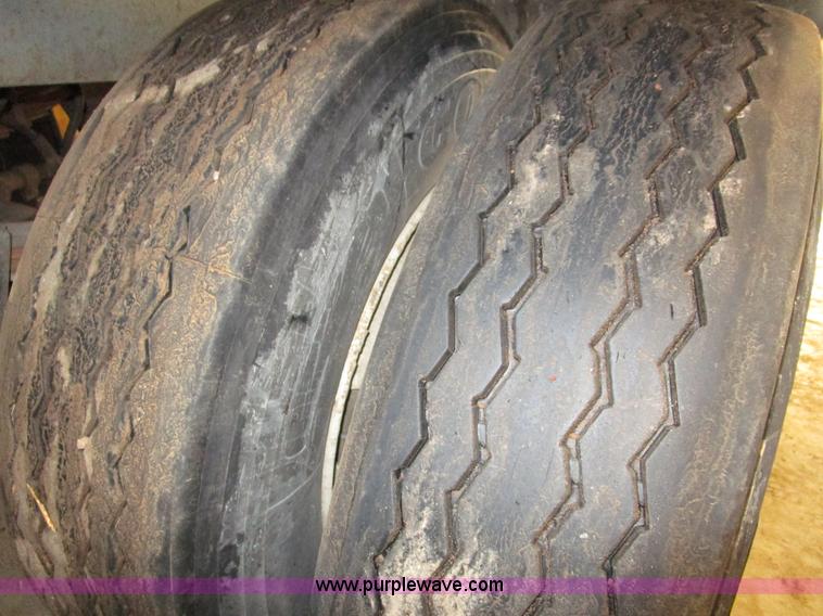 image for item D2308 1982 Trailmaster tanker trailer