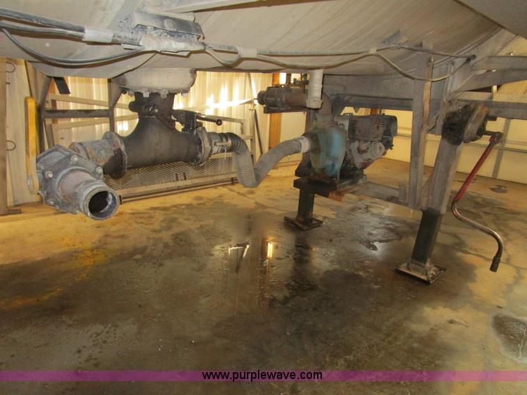 image for item D2308 1982 Trailmaster tanker trailer