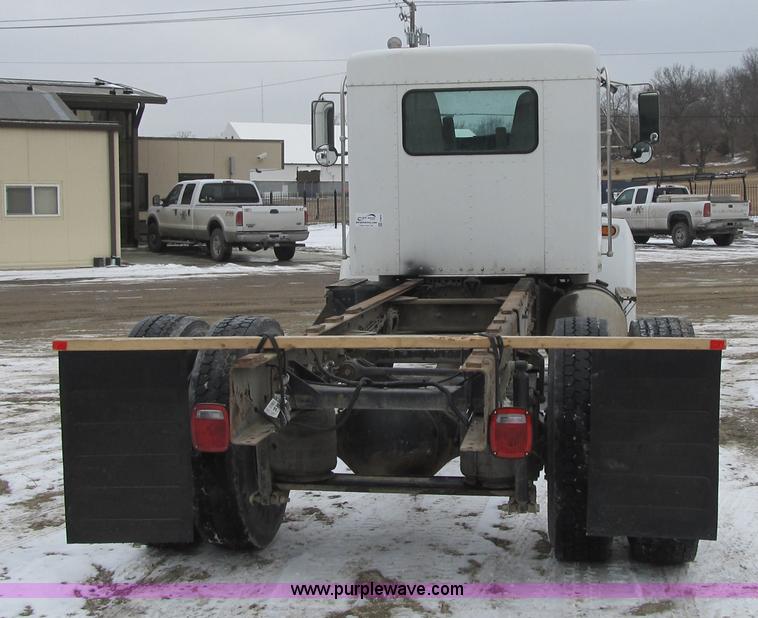 image for item F8970 2005 Kenworth T300 truck cab and chassis