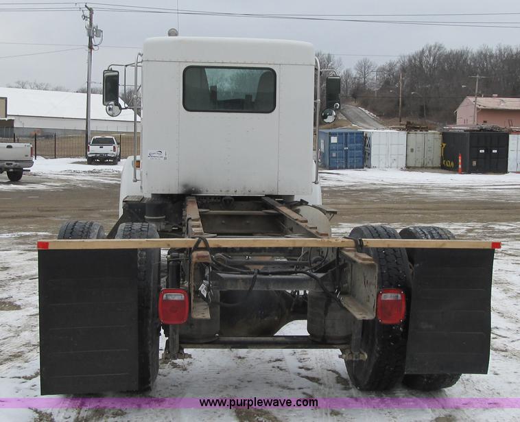 image for item F8970 2005 Kenworth T300 truck cab and chassis