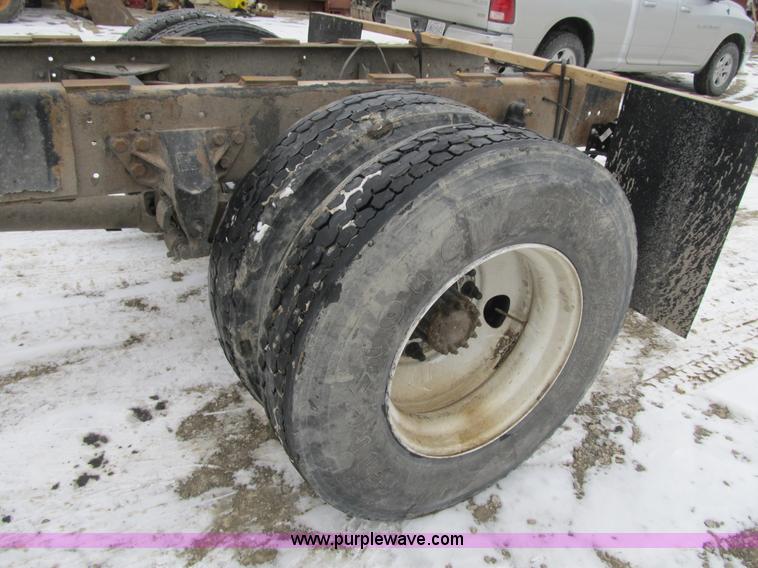 image for item F8970 2005 Kenworth T300 truck cab and chassis