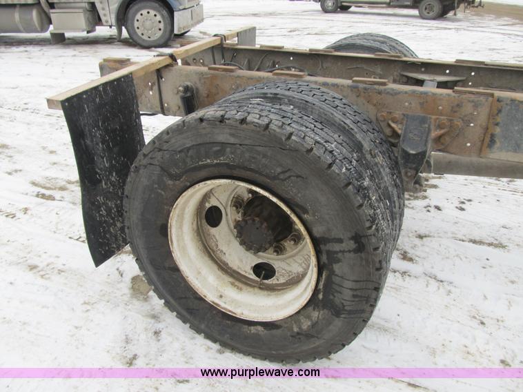 image for item F8970 2005 Kenworth T300 truck cab and chassis