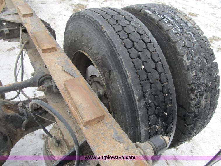 image for item F8970 2005 Kenworth T300 truck cab and chassis